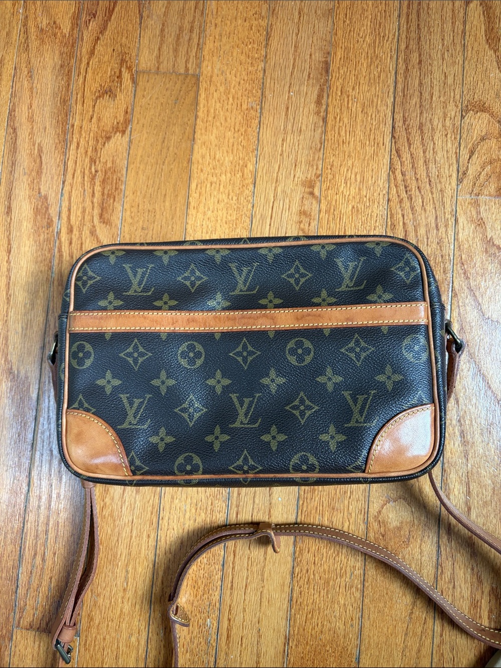 Louis Vuitton Authentic Monogram Canvas Trocadero  27 Crossbody with Tan Leather